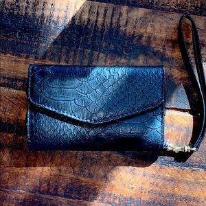 Black phone holder wristlet